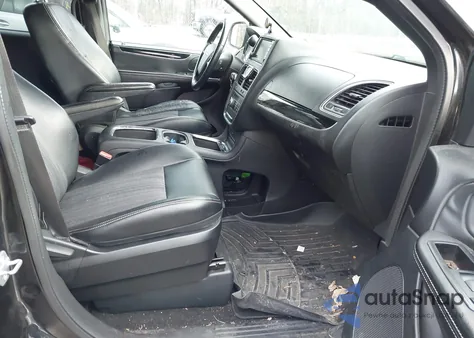 2014 Chrysler Town & Country S z USA, uszkodzony, nr VIN 2C4RC1HG0ER177974